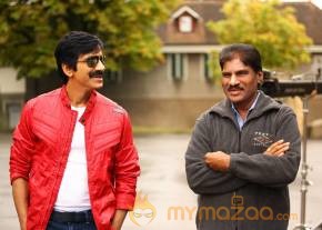 Raasi Khanna in Bengal Tiger Telugu Movie Working Stills photo 5