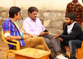 Raasi Khanna in Bengal Tiger Telugu Movie Working Stills photo 10
