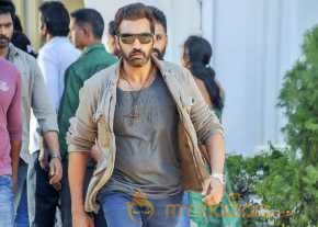 Raja Cheyyi Vesthe photo 4
