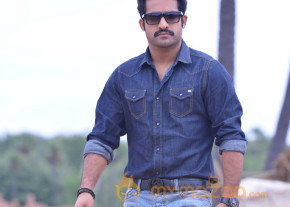 Ramayya Vastavayya Movie New Stills photo 4