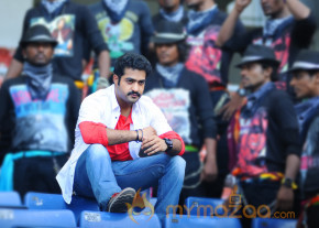 Ramayya Vastavayya Movie New Stills photo 7