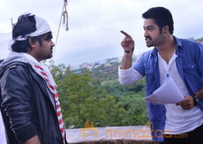 Ramayya Vastavayya Movie Onlocation Stills photo 6