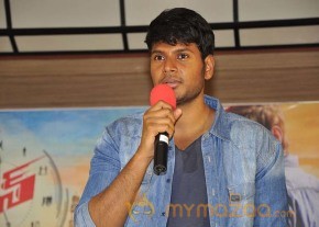Run Telugu Movie Stills photo 2