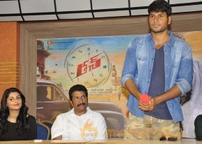 Run Telugu Movie Stills photo 24