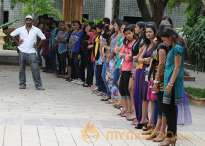 Saradaga Ammaitho Movie Working Stills  photo 45