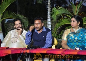 She Movie Shooting Stills photo 23