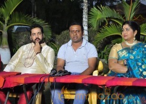 She Movie Shooting Stills photo 37