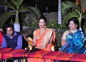 She Movie Shooting Stills photo 14