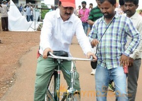 Shourya Movie Working Stills photo 19