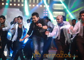 Singam New Movie Stills  photo 32