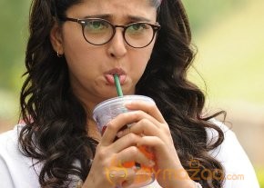 Size Zero movie Anushka latest images photo 2