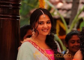 Size Zero Working Photos