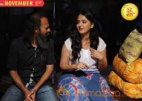 Size Zero Working Stills photo 2