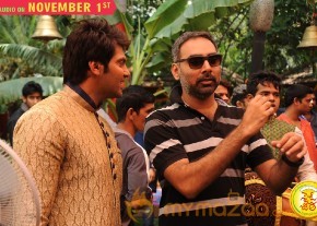 Size Zero Working Stills photo 5