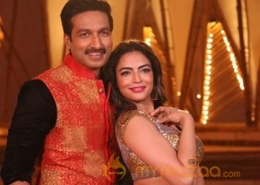 Soukhyam Item Song Stills1 photo 23