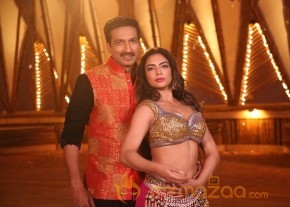 Soukhyam Item Song Stills1 photo 7