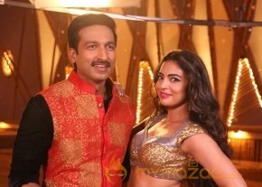 Soukhyam Item Song Stills1 photo 37