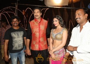 Soukhyam Item Song Stills1 photo 24