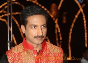 Soukhyam Item Song Stills1 photo 31