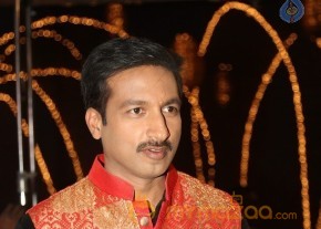 Soukhyam Item Song Stills1 photo 3
