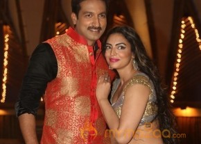 Soukhyam Item Song Stills1 photo 2