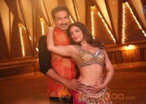 Soukhyam Item Song Stills1 photo 29