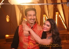 Soukhyam Item Song Stills1 photo 10