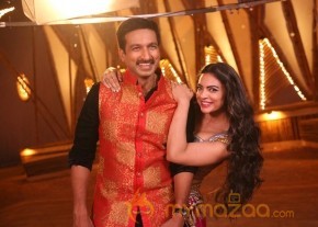 Soukhyam Item Song Stills1 photo 14
