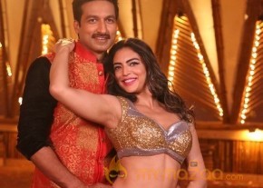 Soukhyam Item Song Stills1 photo 25