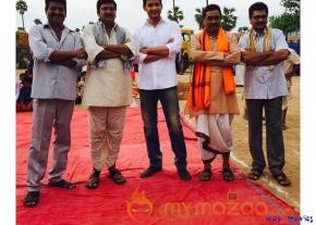 Srimanthudu Movie Working Stills photo 9