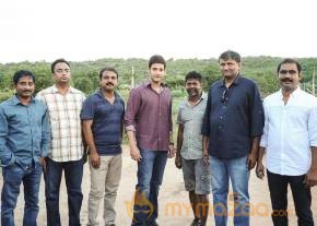 Srimanthudu Movie Working Stills photo 8