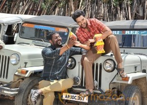 Telugu Movie Right Right latest stills photo 13