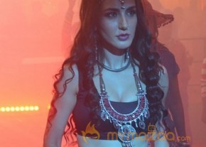 Thikka Item Song  Shooting Pics photo 15