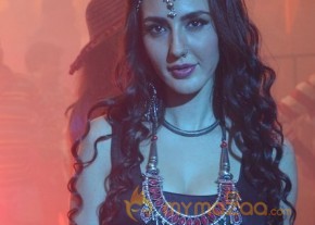Thikka Item Song  Shooting Pics photo 20