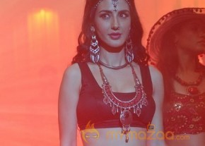 Thikka Item Song  Shooting Pics photo 22
