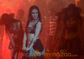 Thikka Item Song  Shooting Pics photo 25
