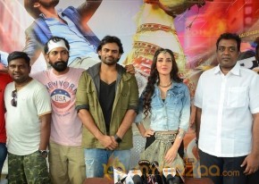 Thikka Item Song  Shooting Pics photo 28