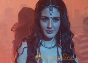Thikka Item Song  Shooting Pics photo 30
