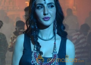 Thikka Item Song  Shooting Pics photo 33