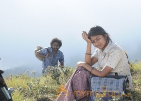 Tholipremalo Cinema Photos photo 17
