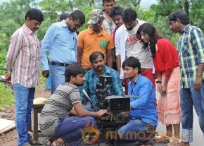 Tummeda Movie Working Stills  photo 7