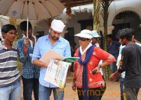 Varun Tej Kanche Telugu Movie Working Stills photo 3