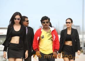 Vinodam 100 Percent Movie Latest Stills photo 40