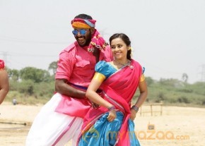 Vishal's Rayudu Movie New Stills
