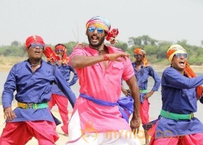 Vishal's Rayudu Movie New Stills photo 2
