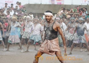 Vishal's Rayudu Movie New Stills photo 5