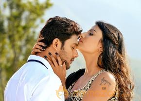 Where Is Vidya Balan Telugu Movie Photos photo 7