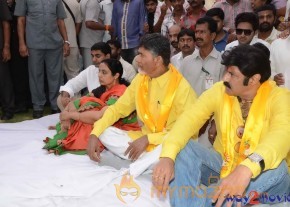 Nandamuri Family at NTR Ghat  photo 100