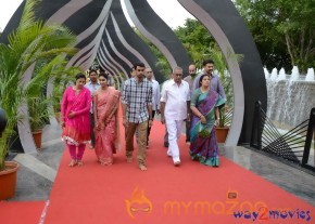 Nandamuri Family at NTR Ghat  photo 48