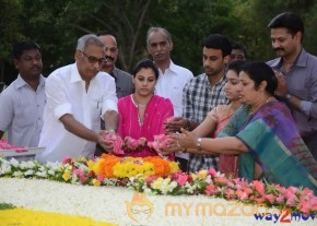 Nandamuri Family at NTR Ghat  photo 85